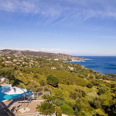 Solimare Vue Mer Exceptionnelle 15 Personnes 6 Piscine A Debordement Villa Sainte-Maxime