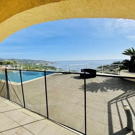 Villa Solimare Vue Mer Exceptionnelle 15 Personnes 6 Piscine A Debordement Sainte-Maxime
