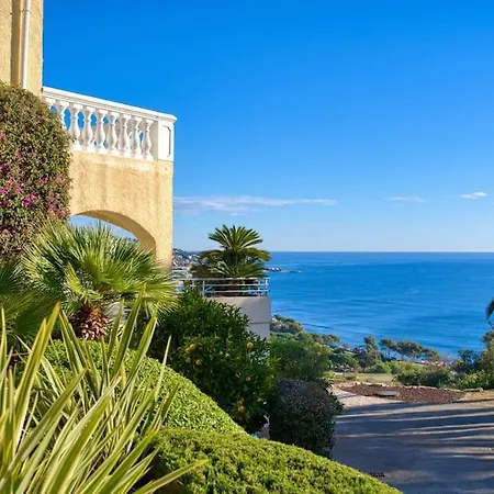 Villa Solimare Vue Mer Exceptionnelle 15 Personnes 6 Piscine A Debordement